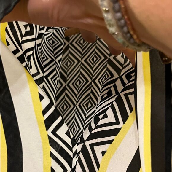 Dana Buchman Black and White Geometric Top with Yellow Accents - Picture 5 of 8